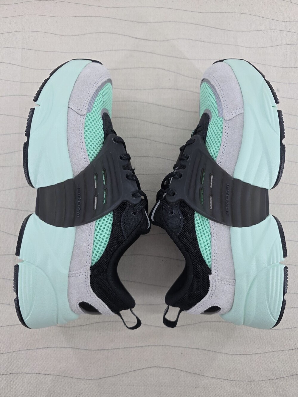 Nike Youth Jordan Trunner O/S GS Black Grey Mint Green Shoes II6531-004 Size 5 - Picture 8 of 10